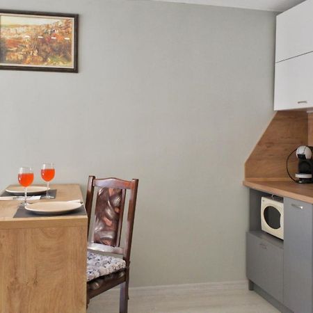 Cozy Studio Near The Park With Huge Verandah. Veliko Tărnovo Esterno foto